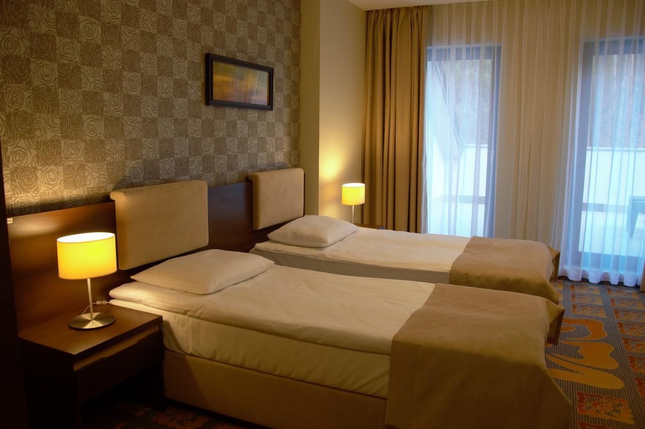 Hotel Via Baltica Łomża エクステリア 写真