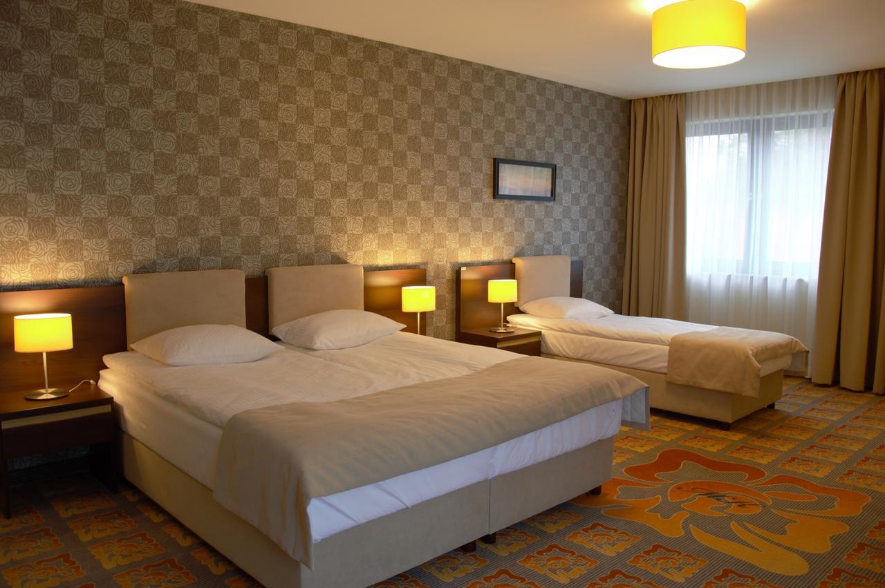 Hotel Via Baltica Łomża エクステリア 写真
