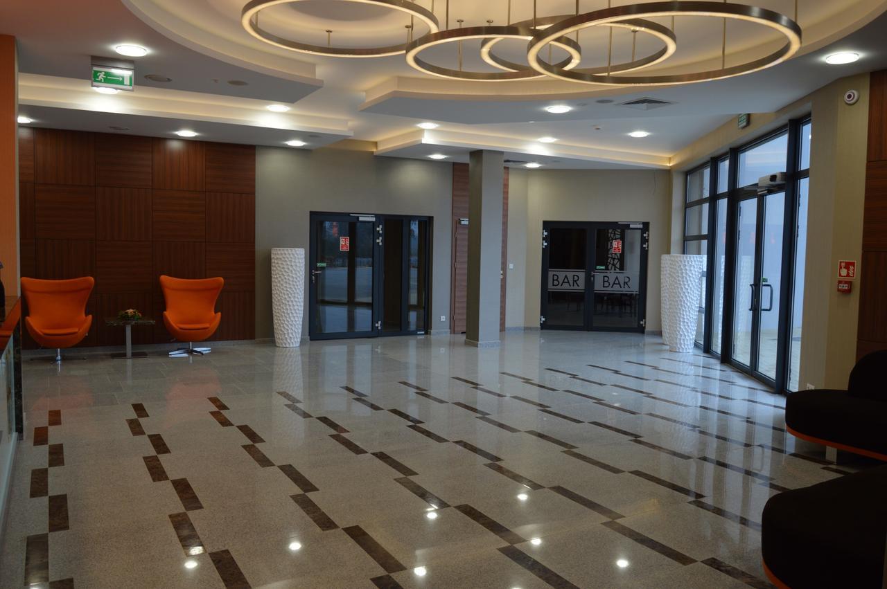 Hotel Via Baltica Łomża エクステリア 写真