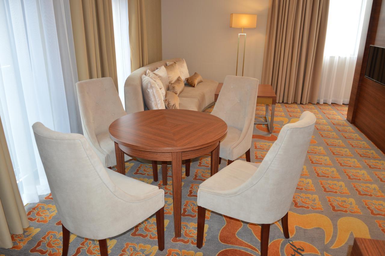 Hotel Via Baltica Łomża エクステリア 写真