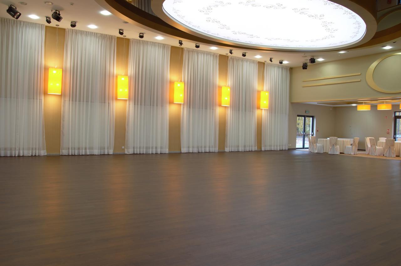 Hotel Via Baltica Łomża エクステリア 写真